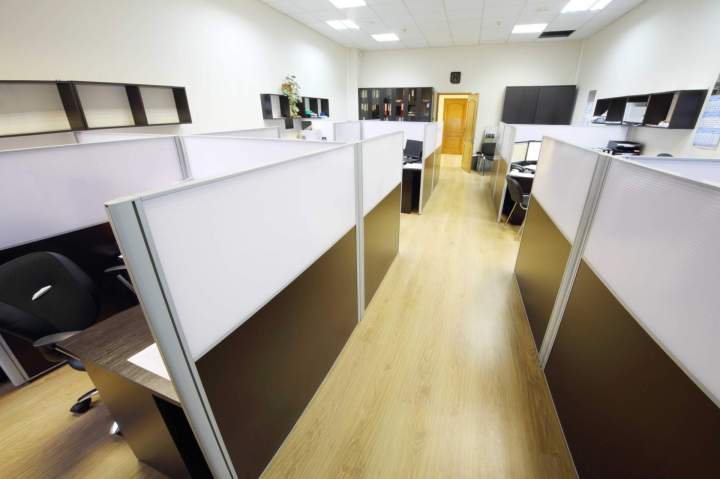 Espaces professionnels fonctionnels et esthétiques.